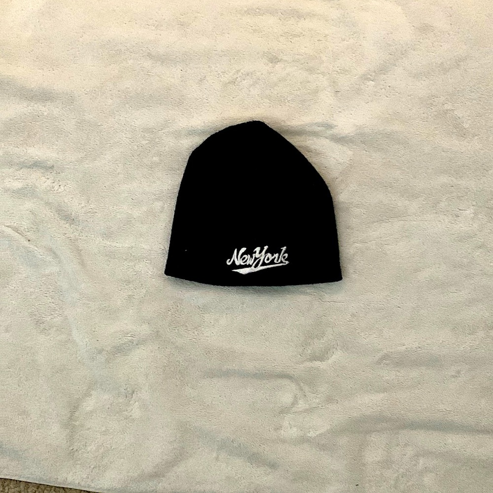 black and white new york beanie